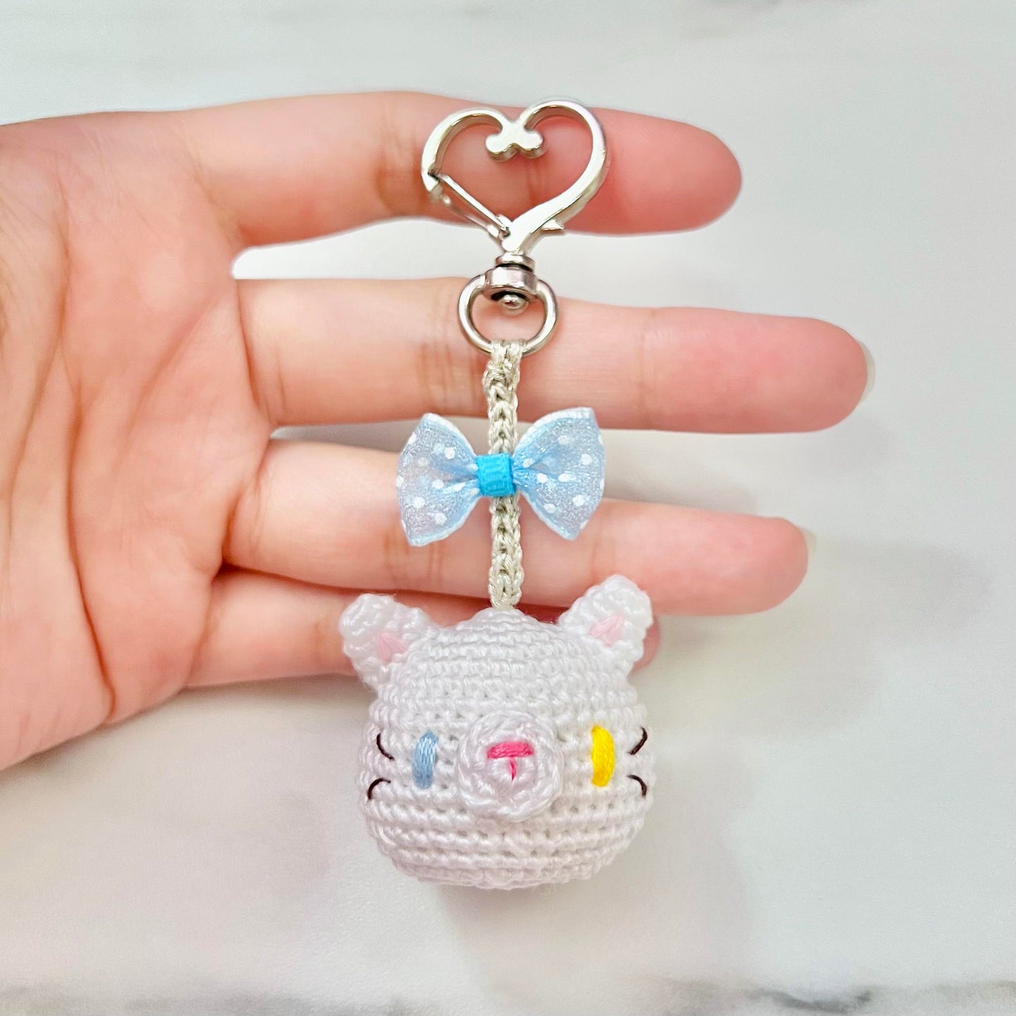 White Cat Keychain Pattern